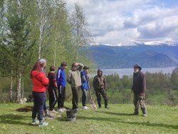 Хроники Яйлю:  последний звонок в заповедной школе  и другие активности на берегах Алтын-Кёля