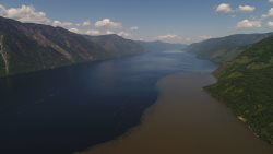 Когда Телецкое озеро меняет цвет