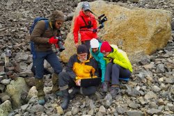 VIII экспедиция "По следам Cнежного Барса".  Пожилой барс Хоргай пережил очередную зиму!