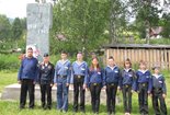 Отряд юных моряков у Памятника участникам ВОВ
