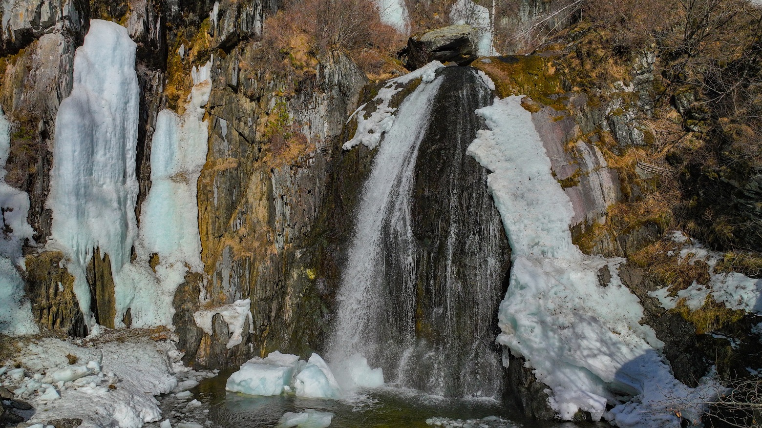 Емурлинский водопад