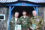 И.П. Кислицын в центре с представителями РОО РУБЕЖ. Фото Е.Веселовского. 