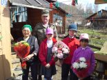 Накануне Дня Победы в Яйлю вручили подарки детям войны, проживающим в с. Яйлю. Данная акция проведена по инициативе Алтайского заповедника, Яйлинской основной общеобразовательной школы, ТОС с. Яйлю (территориального общественного самоуправления). Фото И. Калмыков