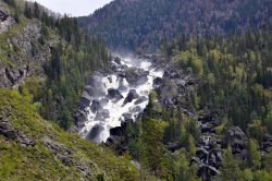 Алтайский заповедник предупреждает: маршрут на водоскат Учар закрыт