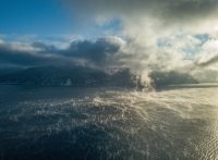 Туманы Телецкого озера в суровые морозы