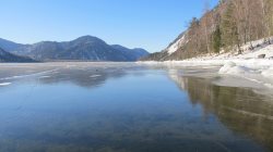 Поющий лёд Телецкого озера