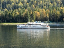 Теплоход "Пионер Алтая" совершил первый рейс по Телецкому озеру