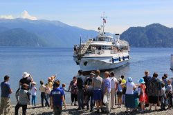 «Пионер Алтая» причалил к заповедному селу Яйлю 25 лет спустя!