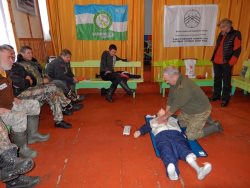 Сотрудники Алтайского заповедника освоили практический курс оказания первой помощи